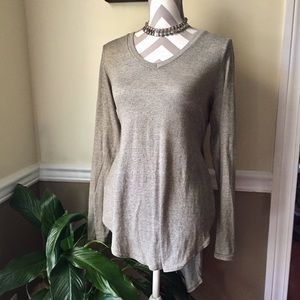 🍁Green long sleeve split side top